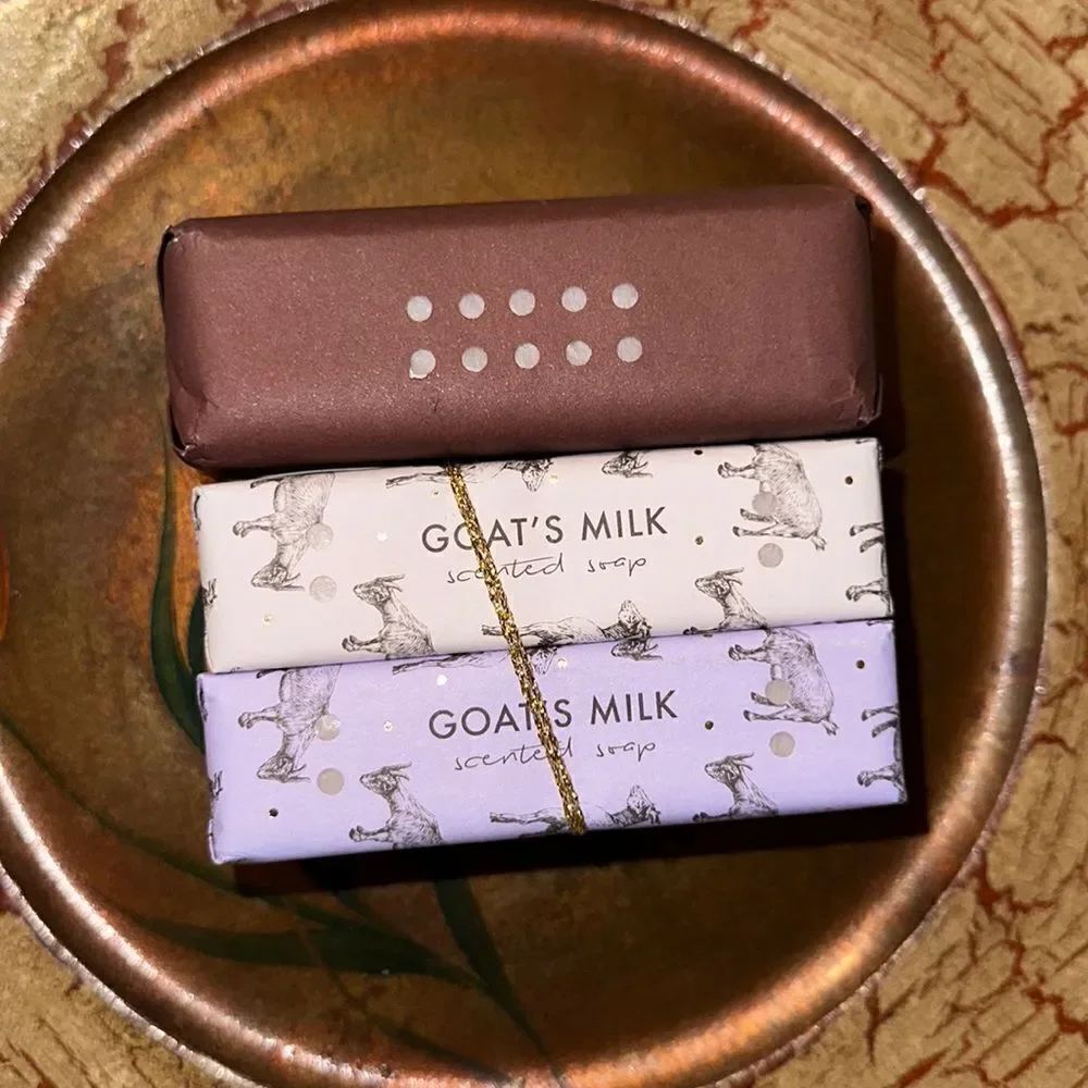 Men’s Set of 2 1 Bay Rum Fragranced Soap & 2 Goat’s Milk Bars